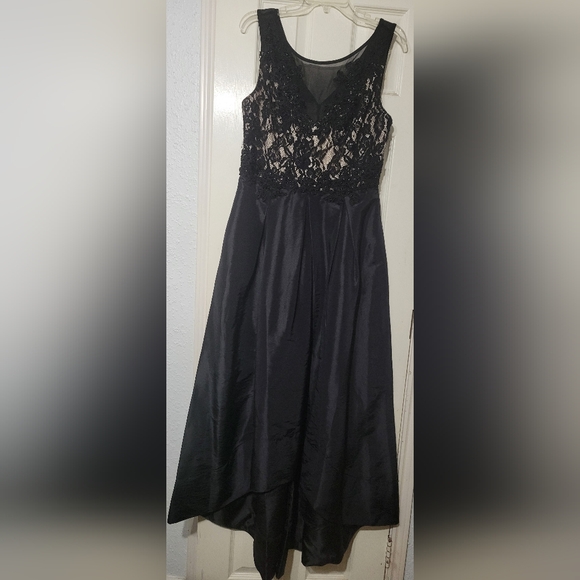 Black High Low Beaded Lace Size 12 Gown - Picture 13 of 13